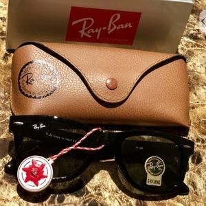 Classic Ray-Ban Wayfarer Original Standard…